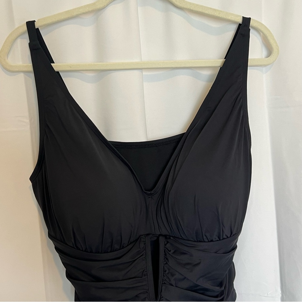 Bleu Rod Beattie Black Women's Molded-Cup One-Piece Swimsuit (Black, 20w) - Picture 10 of 11
